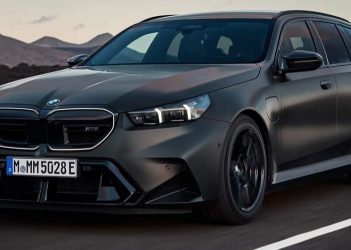 Debut M5 Touring di Pebble Beach: BMW Hadirkan Wagon dengan Tenaga Supercar