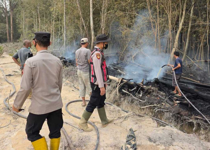 Lahan Terbakar di Desa Tanah Abang, Ini yang dilakukan Polsek Batang Hari Leko
