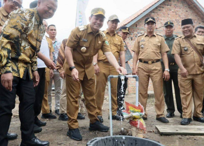 Pj Gubernur Elen Setiadi  Resmikan Kampung Madani Serat Nanas Desa Bunut Kabupaten Muara Enim