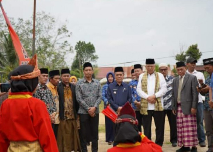 Wakil Bupati Ogan Ilir Hadiri Haflah Lil Khitam dan Wisuda Santri Ponpes Darul Funun