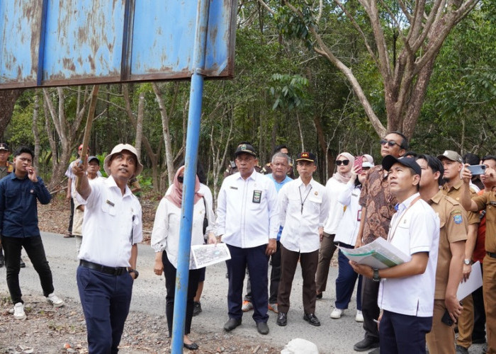 Sidang Lapangan : Pengadilan Negeri Kayuagung Tinjau Lokasi Sengketa Hutan Kota