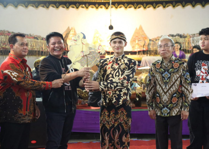 Hadiri Wayangan di Tanjung Lago, Herman Deru Ajak Warga  Sukseskan  GSMP