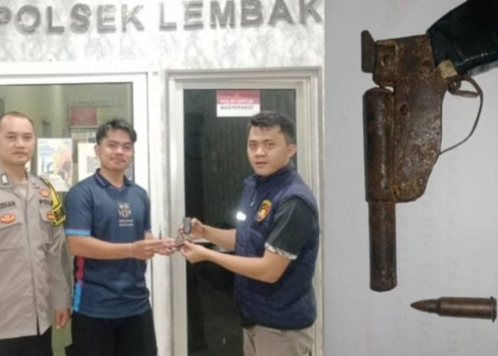 Sadar Hukum Warga Lembak Serahkan Senpi Rakitan