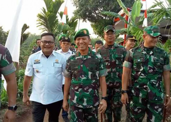 Ingatkan Soal Netralitas TNI, Pangdam Lakukan Ini Hingga Anggota Bhabinsa Panas Dingin