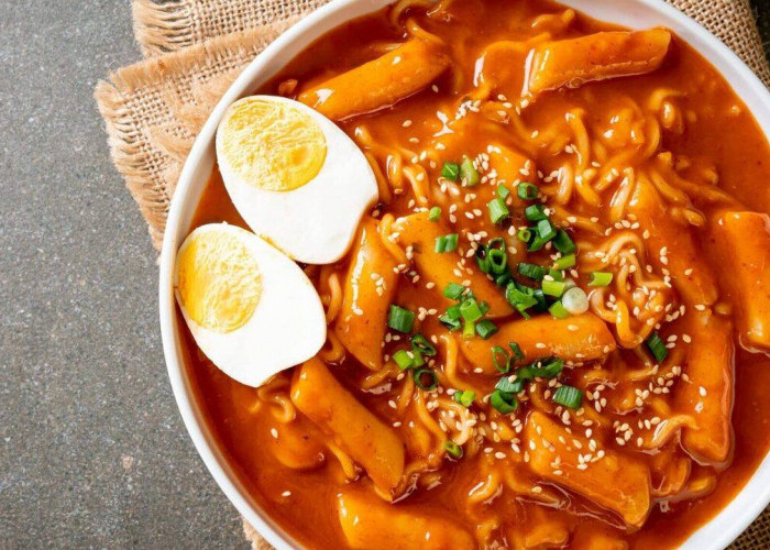 Tteokbokki : Cita Rasa Pedas Manis yang Mengglobal