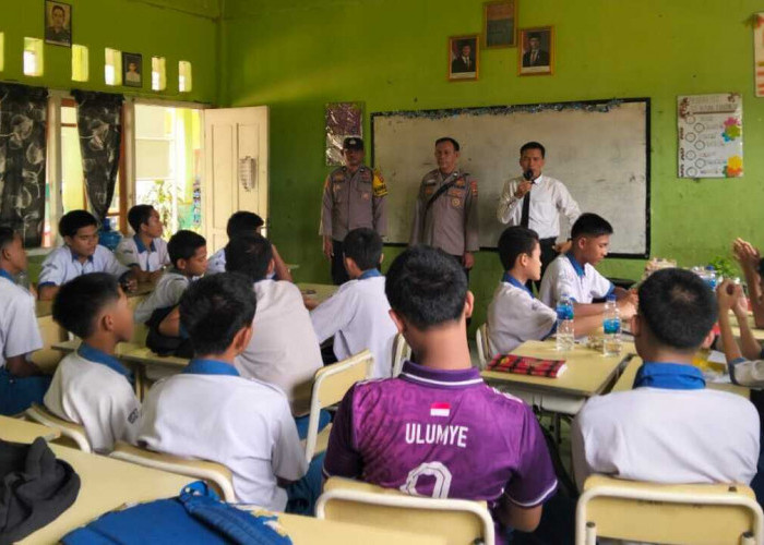 Ajak Pelajar SMP Insan Cendikia Jauhi Kenakalan Remaja