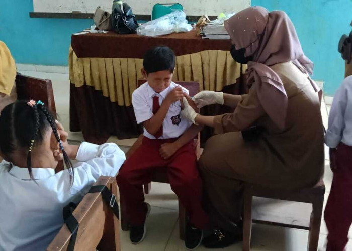 Dinkes OKU Tuntaskan Pemberian Vaksin BIAS 2025