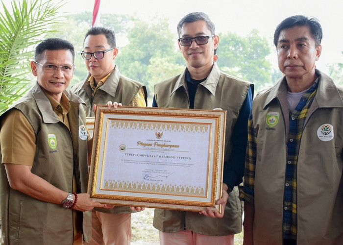 Pusri Terima Penghargaan pada Peringatan Hari Menanam Pohon Indonesia 2025