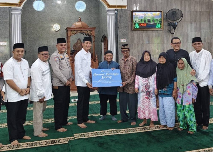 Safari Ramadhan, PT Pertamina dan Pemkab PALI Serahkan 100 Paket Sembako untuk Kaum Dhuafa