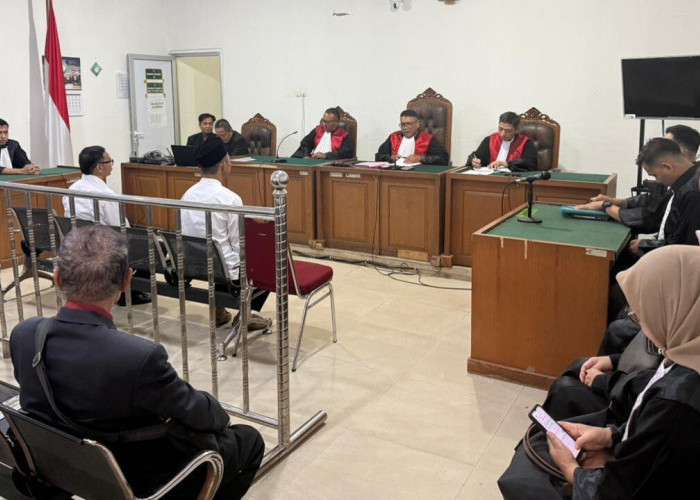 Sidang Kasus APAR Karhutla Muratara, Majelis Hakim Tolak Eksepsi Kedua Terdakwa  