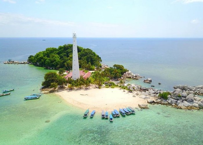 Pesona Pulau Lengkuas di Belitung: Nikmati Tiga Pengalaman Seru, Lepas Penat Sambut Tahun Baru