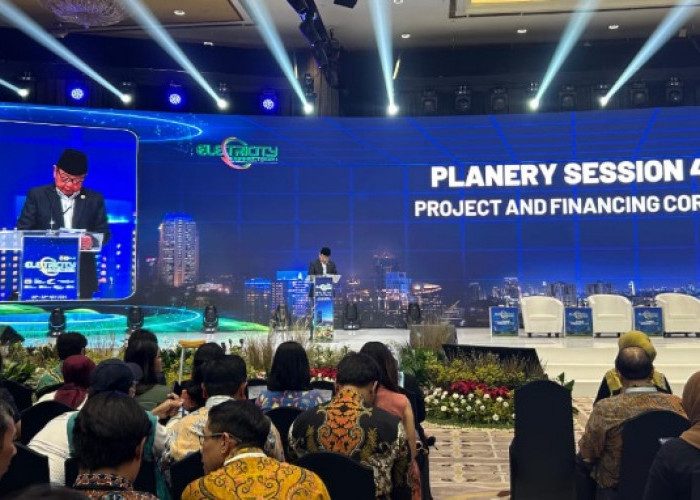 Di Electricity Connect 2024, Komut PLN Jabarkan Strategi Jitu Tarik Investasi Hijau untuk Transisi Energi