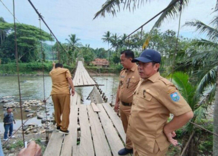 Dinas PUPR OKU Segera Perbaiki Jembatan Gantung di Desa Lubuk Tupak
