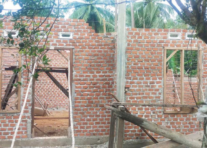 Warga Keluhkan Proyek Bedah Rumah di Taba Baru Mangkrak, Disperkim Jelaskan Ini!