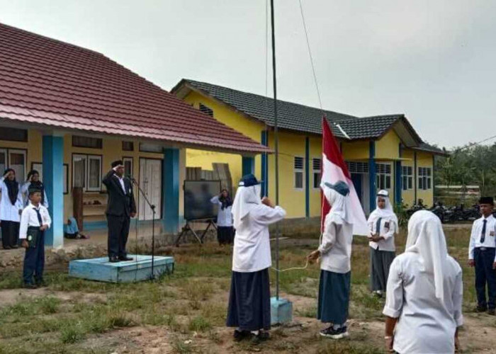 Pernah Rayakan HUT RI Dengan Bermodal Tiang Bambu dan Bendera Pemberian Dandim