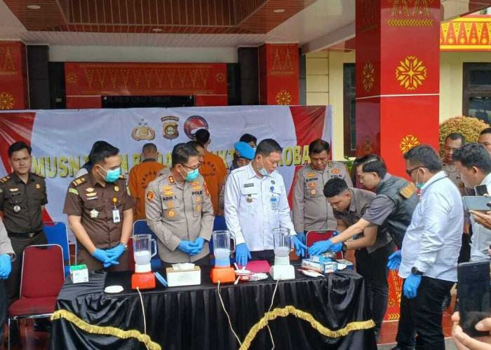 ‎Polres OKU Timur Musnahkan Satu Kilogram Sabu