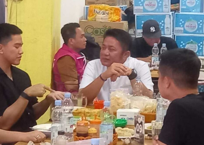 Pilgub Sumsel 2024: Herman Deru dan Kaesang Nikmati Kuliner Legendaris Palembang