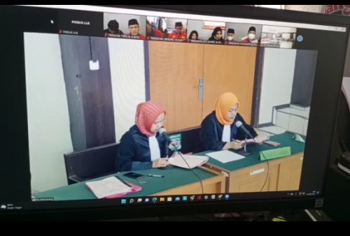 Sidang virtual kasus dana hibah Bawaslu Muratara di Pengadilan Tipikor Palembang, Jumat (24/06)