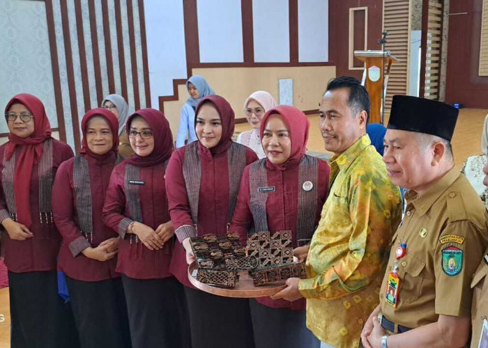 Dekranasda Prabumulih Gelar Pelatihan Batik Cap Motif Nanas, Dorong UMKM dan Ekonomi Kreatif