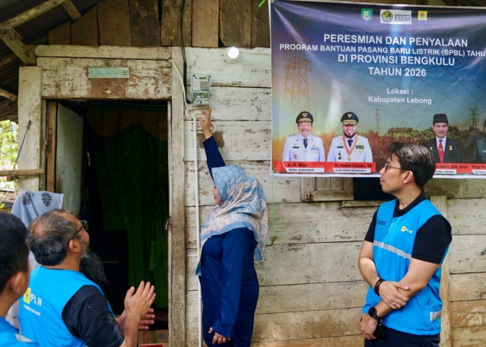 Lewat BPBL, Kementerian ESDM dan PLN Wujudkan Penyambungan Listrik Gratis bagi 750 Warga Bengkulu