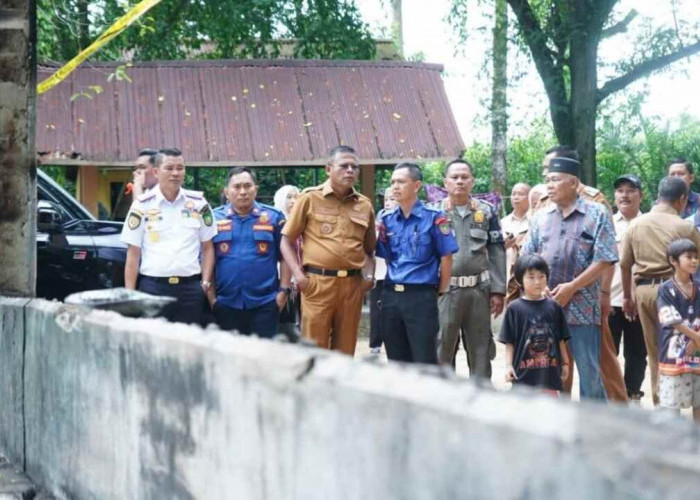 Wali Kota Prabumulih Tinjau Kebakaran Makam Puyang Gunung Ibul, Pastikan Segera Dibangun Kembali