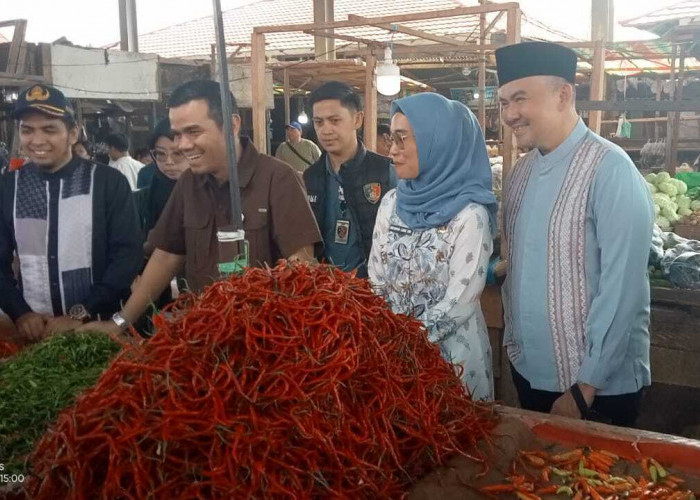 Pastikan Ketersediaan Stok Aman, Tim Gabungan Badan Ketahanan Pangan, Disperindag dan Kepolisian Turun ke Pasa