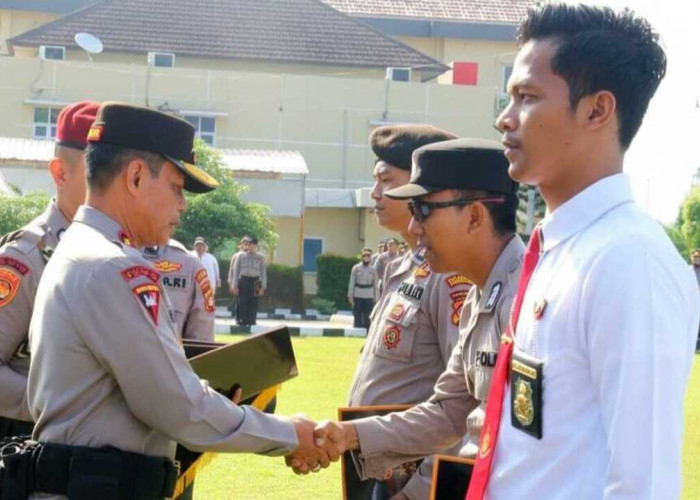 Kinerja Cemerlang, 13 Personel Humas dan Satreskrim Polres Prabumulih Raih Penghargaan dari Kapolda Sumsel