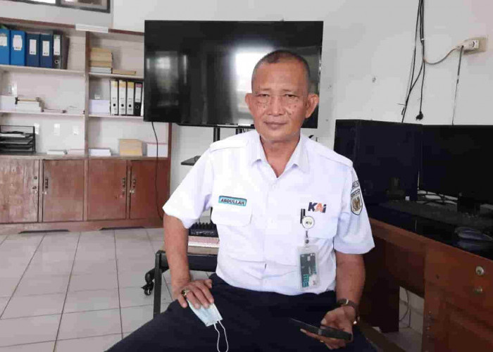 Rel Kereta Api di Kabupaten OKU Amblas, Ratusan Penumpang Batal Diberangkatkan ke Tanjung Karang