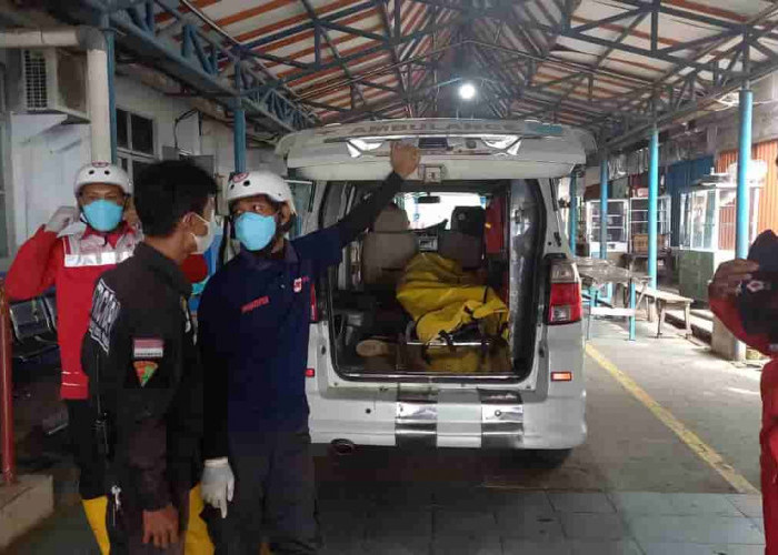 Jenazah Laki-laki Ditemukan Mengapung di Dermaga Hoktong, Diduga Tenggelam Sejak...