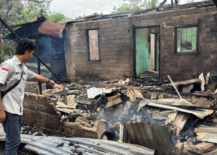 Rumah Pengusaha Keripik Ludes Terbakar