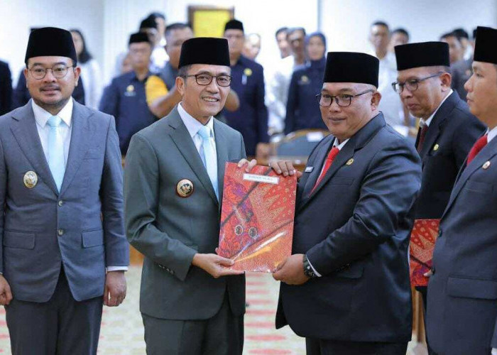 Walikota Palembang Ratu Dewa Lantik Pejabat Baru, Tegaskan Evaluasi Kinerja dan Peningkatan PAD