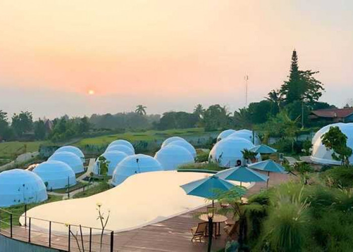 Romantisme Tak Tergantikan: Menyaksikan Sunset Memukau dari Lenirra Glamping Bogor