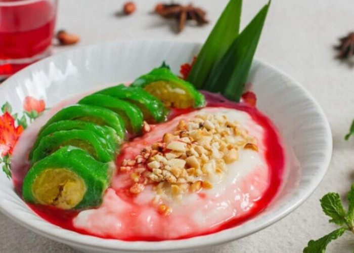 Es Pisang Ijo, Kuliner Khas Makassar yang Tetap Digemari dan Menyegarkan