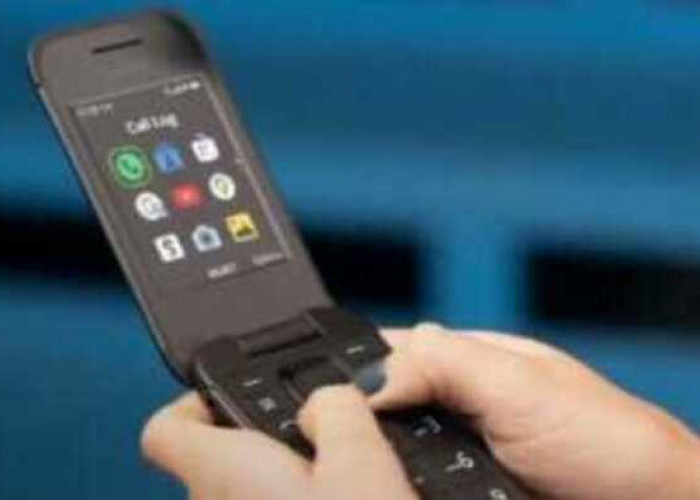 Nokia 2760 Flip Ponsel Lipat Klasik Di-mix dengan Fitur Modern Berbobot 13 Gram yang Nyaman Dibawa