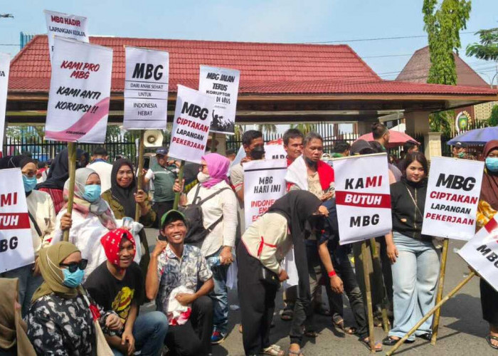 Ribuan Masyarakat Datangi DPRD Sumsel Dukung Program MBG
