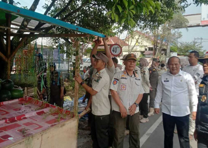 Tegakkan Perda, Lapak Pedagang Kaki Lima Dibongkar