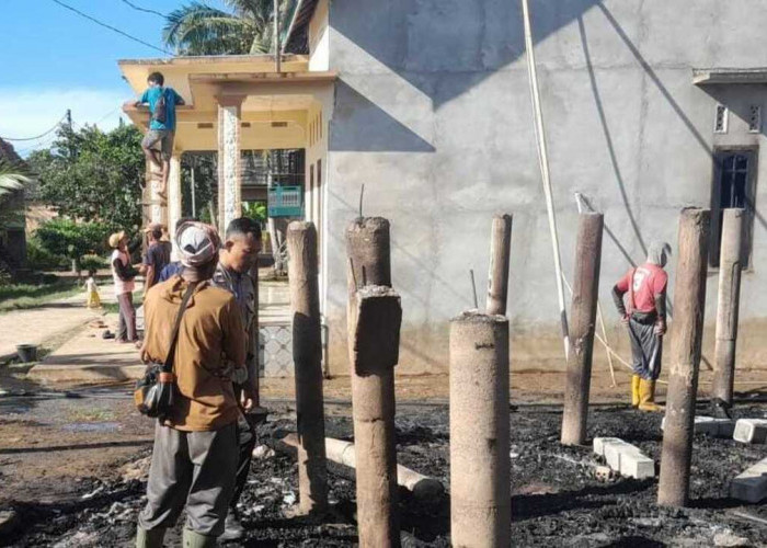 Rumah Panggung Petani di Lubuk Keliat Ludes Terbakar, Diduga Akibat Korsleting Listrik