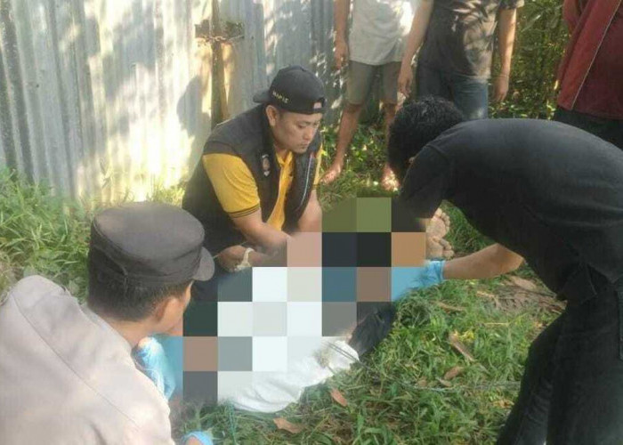 Warga Dusun II Desa Bakung Geger, Seorang Pria Ditemukan Tewas Gantung Diri di Pohon