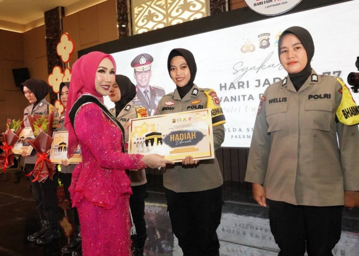Peringati Hari Polwan Ke 77, 1 Polwan Polres Muba diberi Reward Umroh oleh Kapolda Sumsel