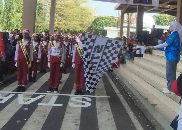 182 Regu Meriahkan Gerak Jalan HUT RI Ke 81 Tingkat SD di Prabumulih, H Arlan: Momentum Tanamkan Disiplin