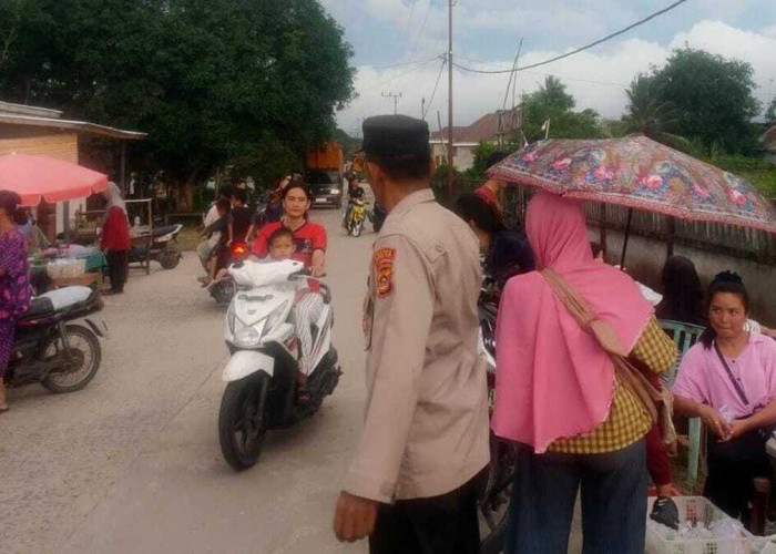 Patroli Polsek Rantau Alai Jaga Keamanan Pasar Beduk Selama Ramadan