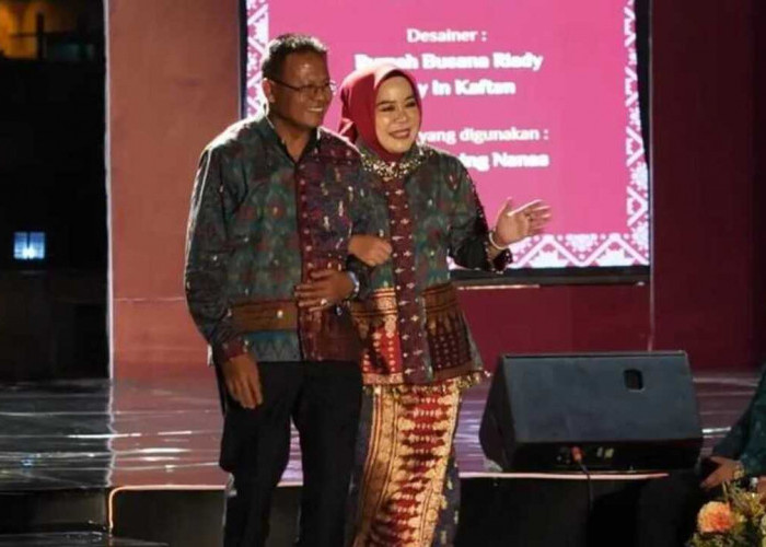 Angkat Budaya Lokal, H Arlan Istri Promosikan Songket Nanas Prabumulih di Swarna Songket Nusantara 2025