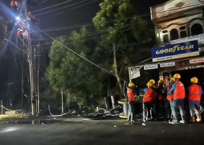 Kebakaran di Jalinteng Baturaja, PLN Bergerak Cepat Amankan Jaringan Listrik