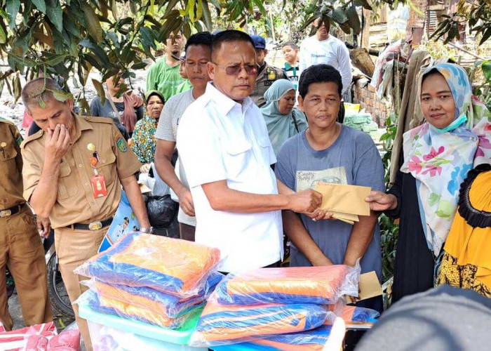 Wali Kota Prabumulih H Arlan Tinjau Korban Kebakaran, Salurkan Bantuan dan Beri Dukungan Moril