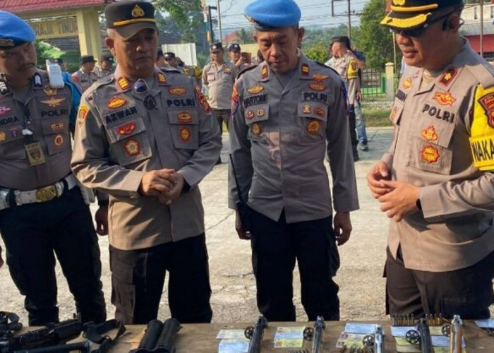 Wakapolres OKU Periksa Senpi Dinas Anggotanya