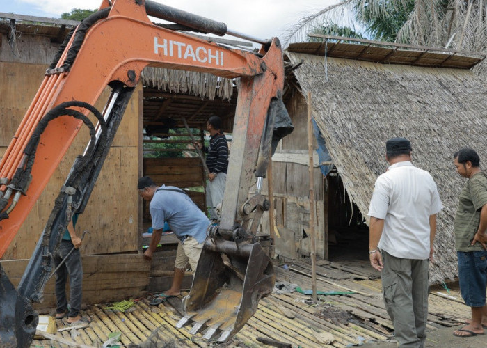 4 Pondok di Sungai Udang Jakabaring Dibongkar