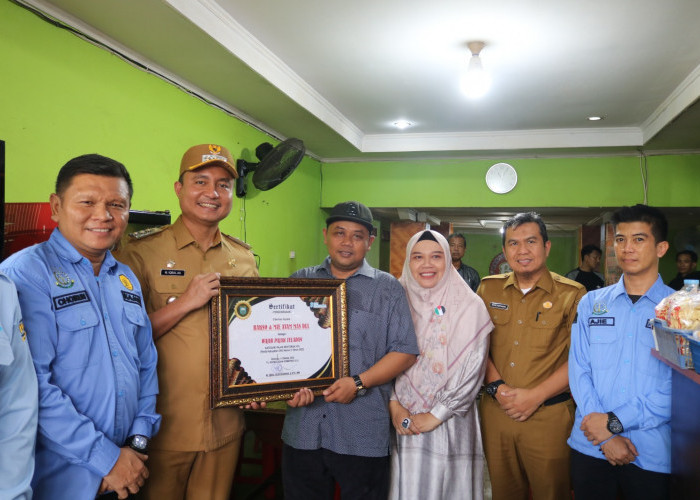 Taat Bayar Pajak, 8 Restoran di OKU Terima Reward Dari Pemkab