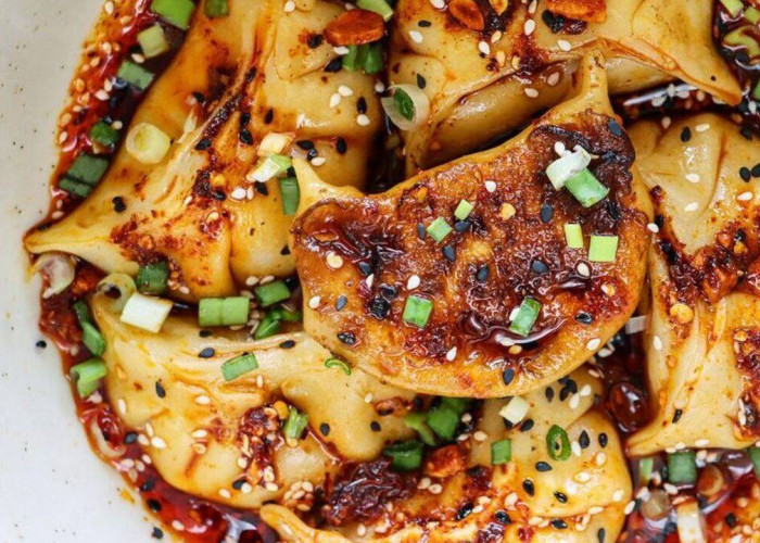 Sensasi Pedas Baru yang Menggoda Selera: Gyoza Chili Oil Resmi Diluncurkan