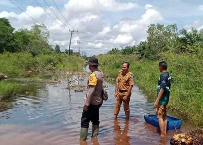 Banjir di Tanjung Pule, Polsek Indralaya Beri Himbauan Ini Ke Warga