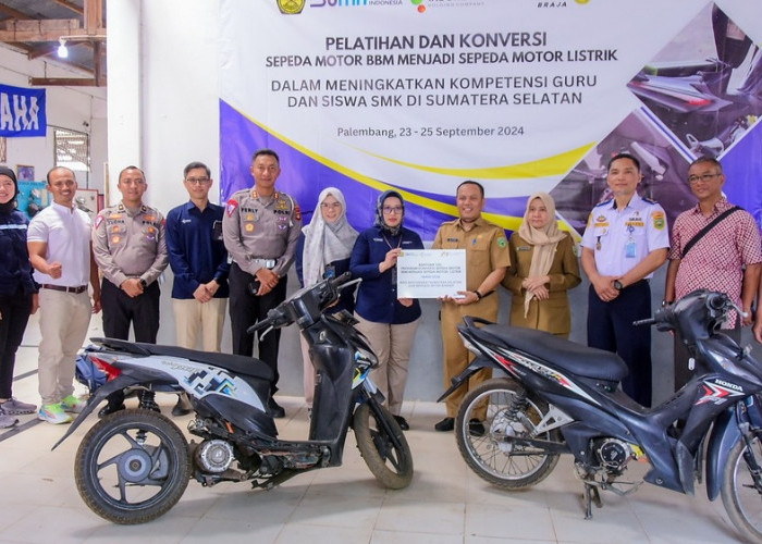  Pusri Gelar Pelatihan Konversi Motor BBM menjadi Motor Listrik 